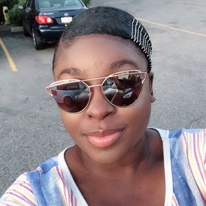 Meet your Posher, Michaela